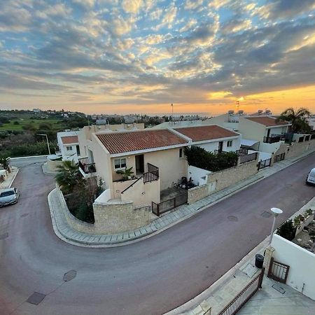 Melanos Sea View Apartment Paphos Esterno foto