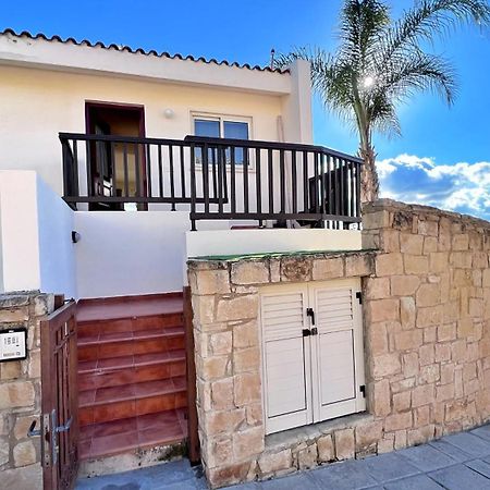 Melanos Sea View Apartment Paphos Esterno foto