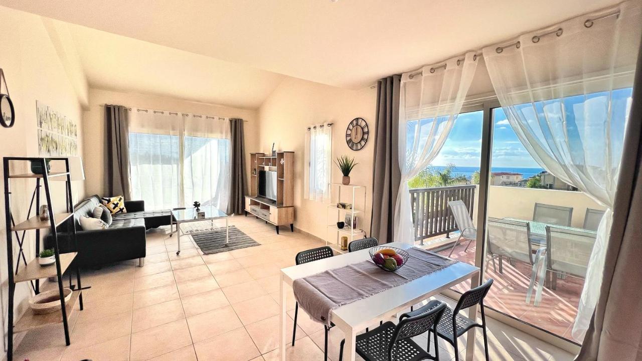 Melanos Sea View Apartment Paphos Esterno foto
