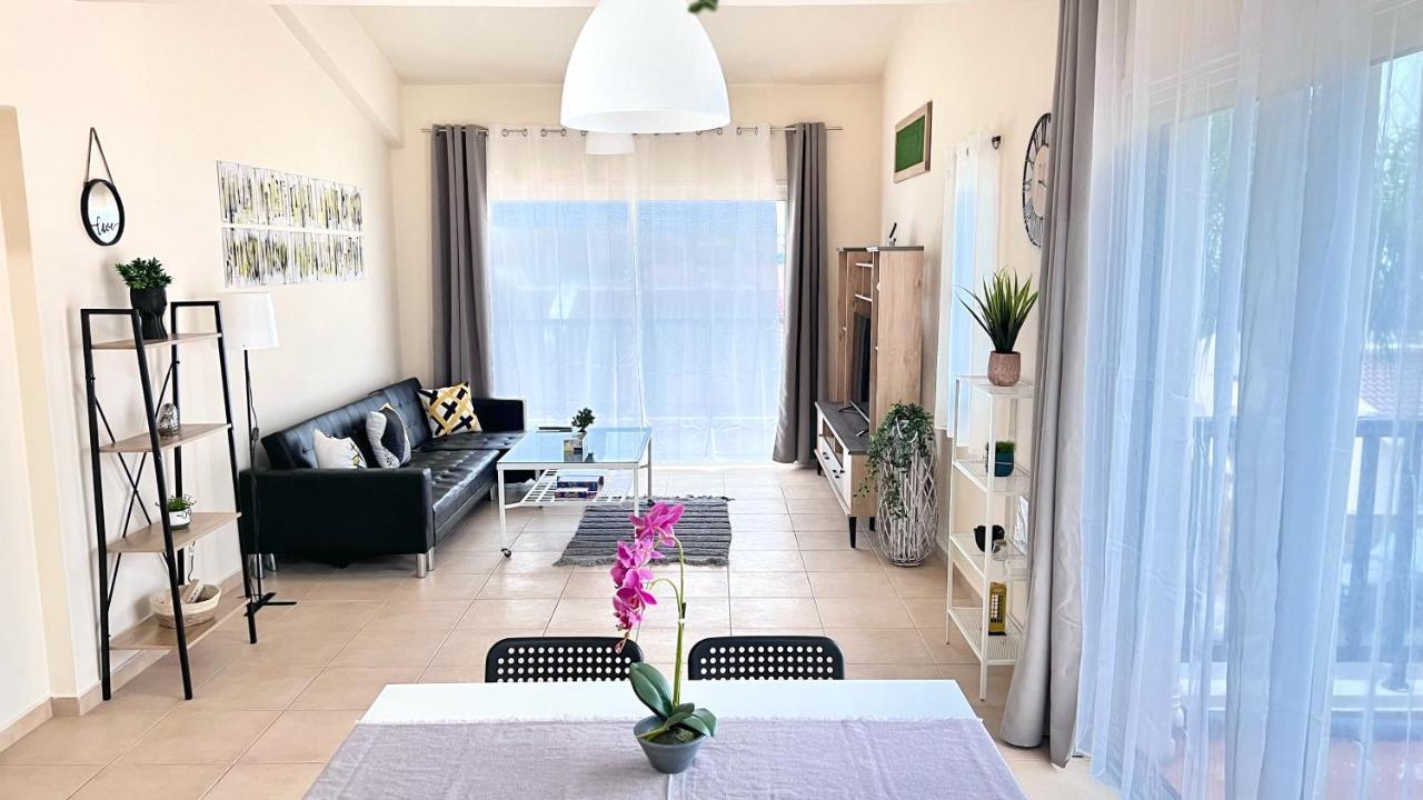 Melanos Sea View Apartment Paphos Esterno foto