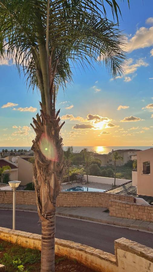 Melanos Sea View Apartment Paphos Esterno foto