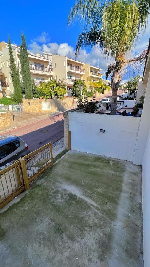 Melanos Sea View Apartment Paphos Esterno foto