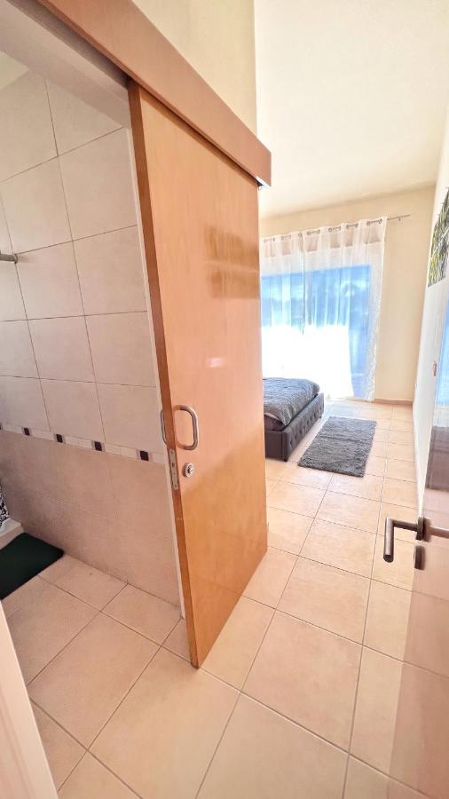 Melanos Sea View Apartment Paphos Esterno foto